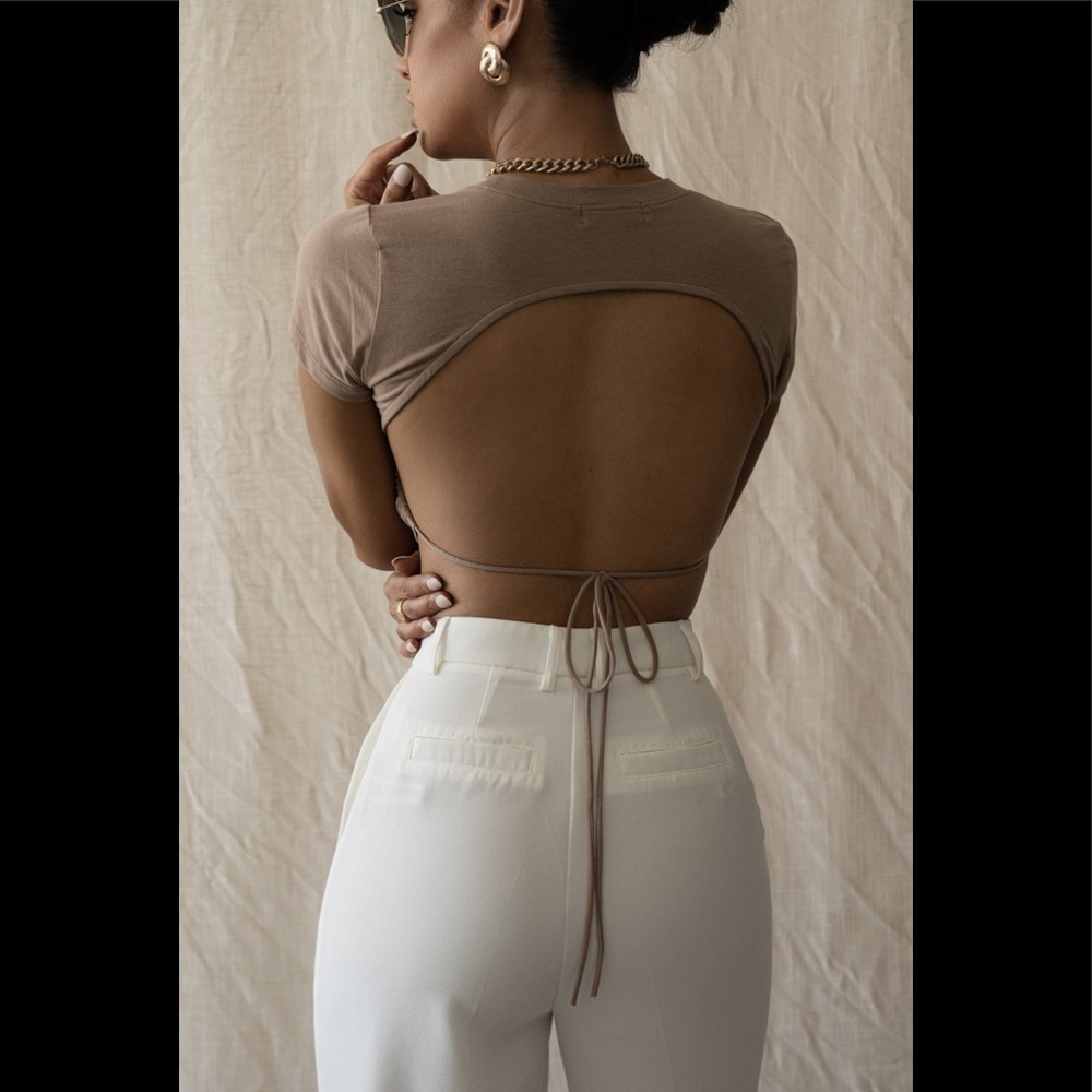 JLUXLABEL Cocoa Luka Cutout back top